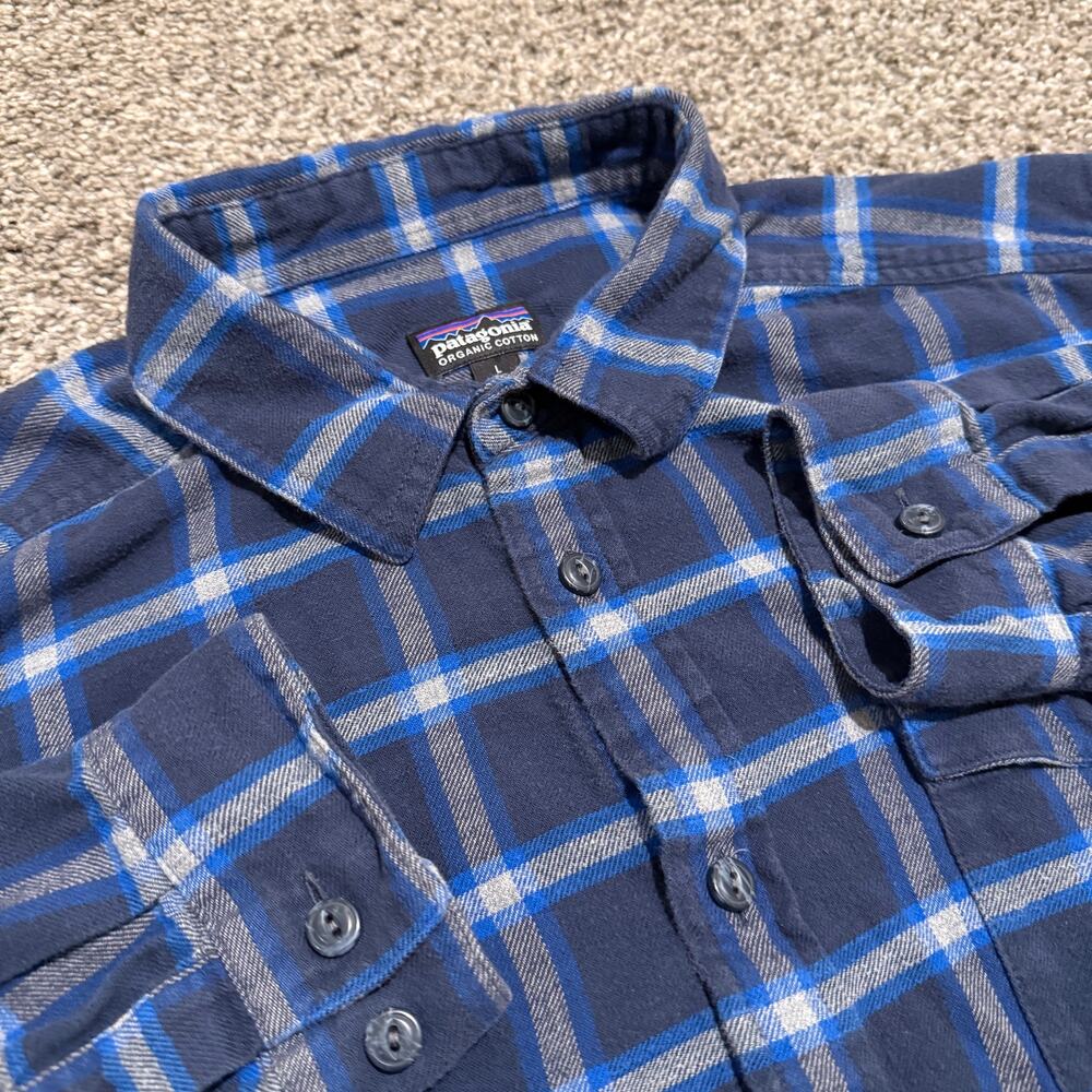 Patagonia Lightweight Fjord Flannel Shirt Mens L Navy Blue Plaid Organic 54020